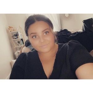 Meet your Posher, Isabella